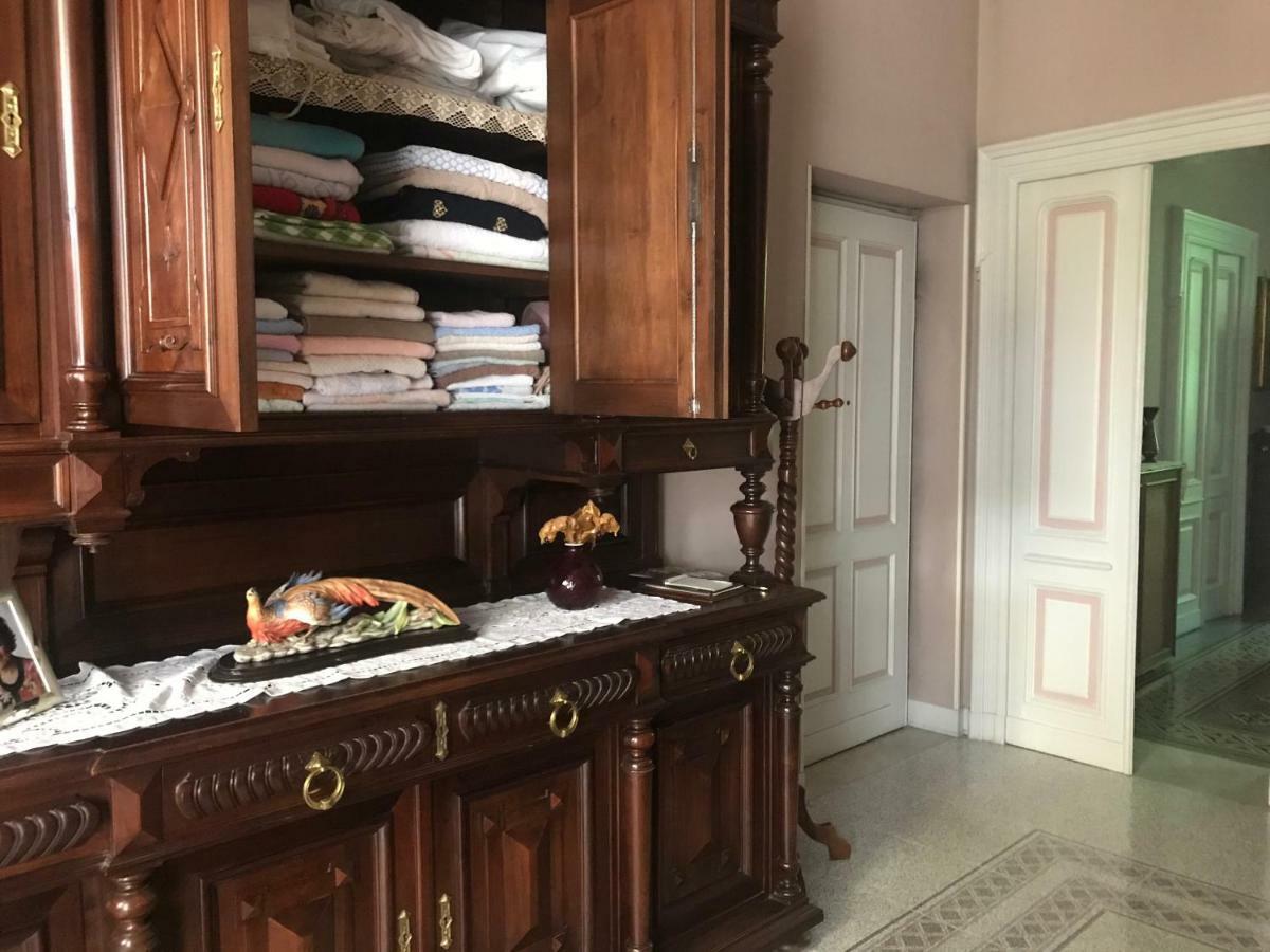 Casa Di Nonna Panzió Vercelli Kültér fotó
